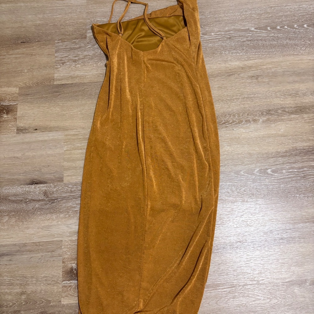 Dress - Picture 3 of 3